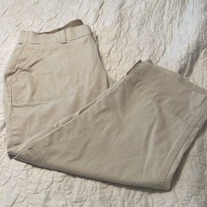 Gloria Vanderbilt Crop Pants size 8 Like New flat front Crop Length Pants
